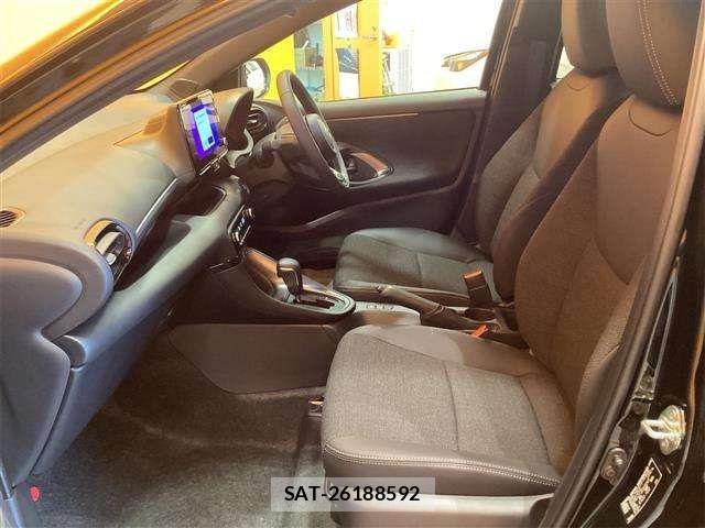 Toyota YARIS 2024-09 6915951-16