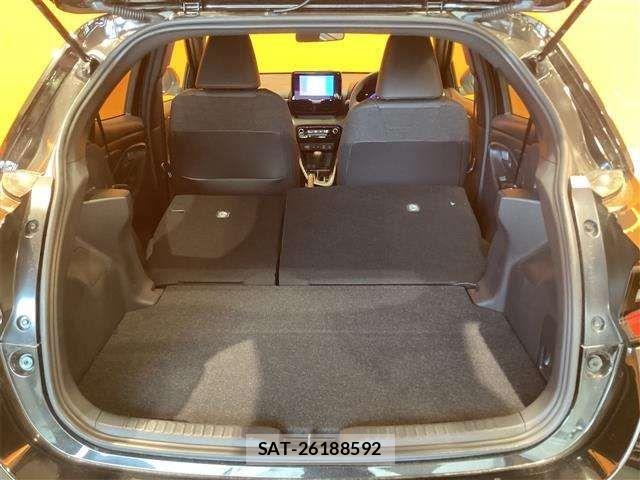 Toyota YARIS 2024-09 6915951-19