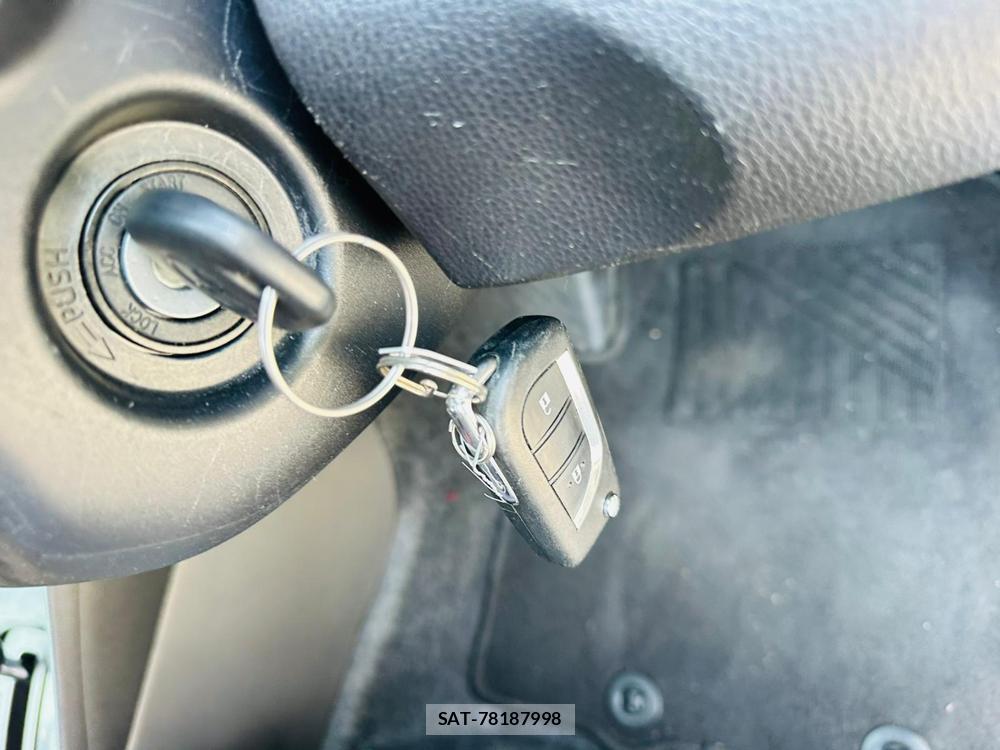 Toyota YARIS 2021 6848847-16