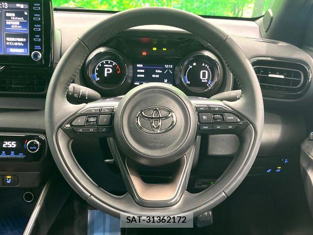 Toyota YARIS 2023-05 6999325-12