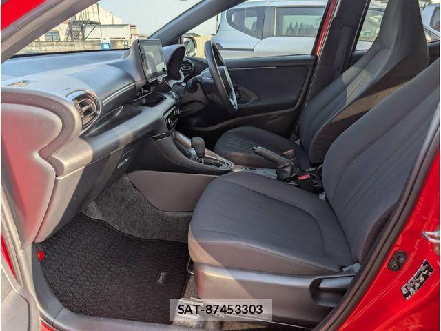 Toyota YARIS 2024-04 6999327-13