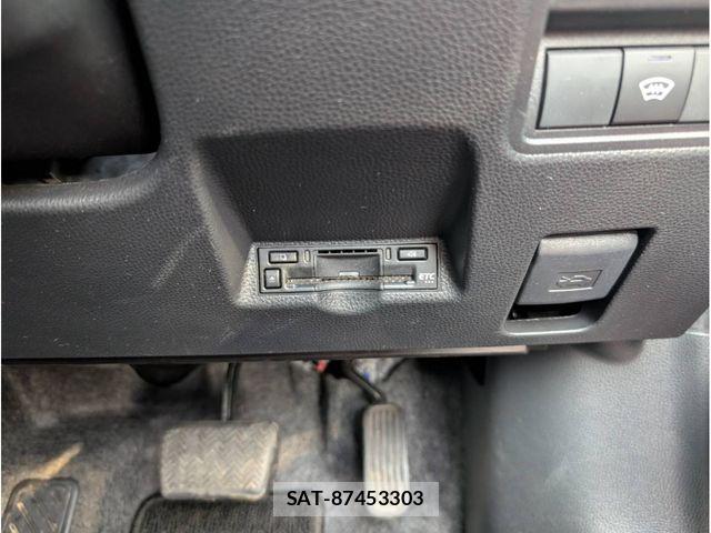 Toyota YARIS 2024-04 6999327-24