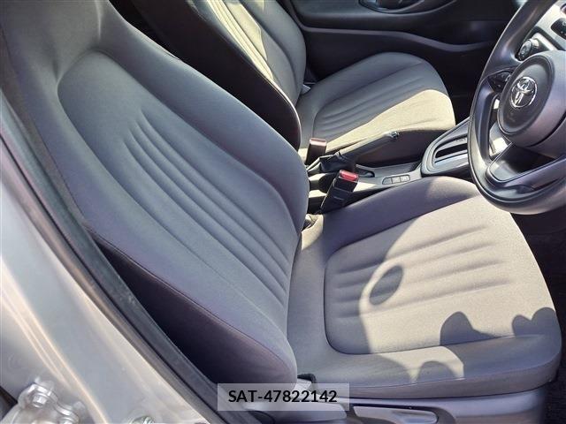Toyota YARIS 2021-05 6999331-13