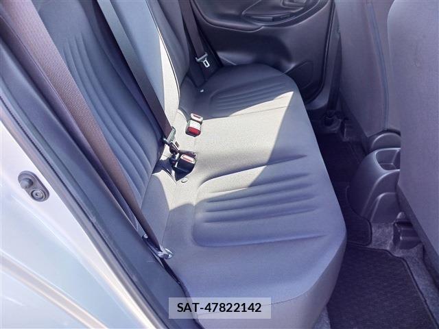 Toyota YARIS 2021-05 6999331-14