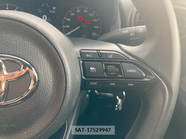 Toyota YARIS 2020-08 6999328-11