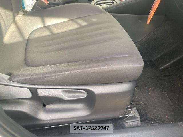 Toyota YARIS 2020-08 6999328-7