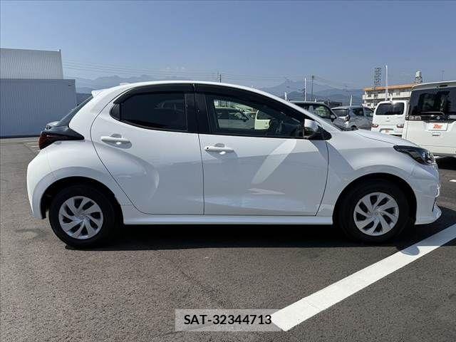 Toyota YARIS 2021-03 6999333-10