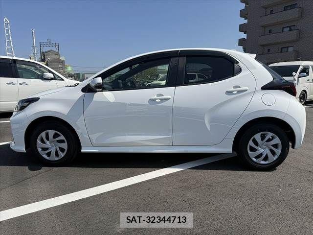 Toyota YARIS 2021-03 6999333-11