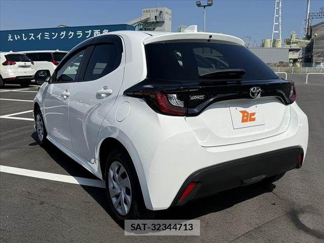 Toyota YARIS 2021-03 6999333-12