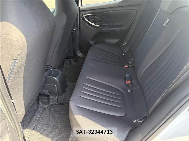 Toyota YARIS 2021-03 6999333-18