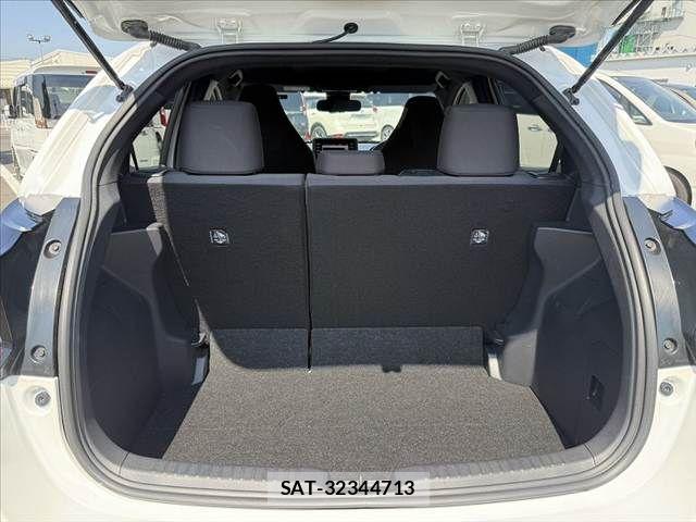 Toyota YARIS 2021-03 6999333-19