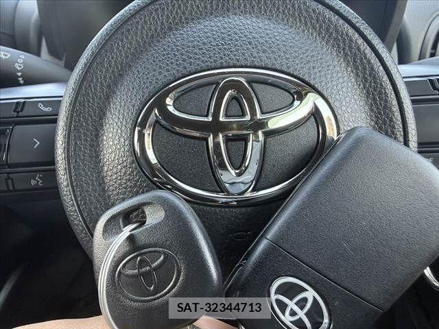 Toyota YARIS 2021-03 6999333-21