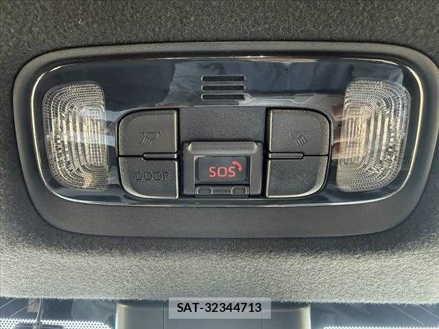 Toyota YARIS 2021-03 6999333-22