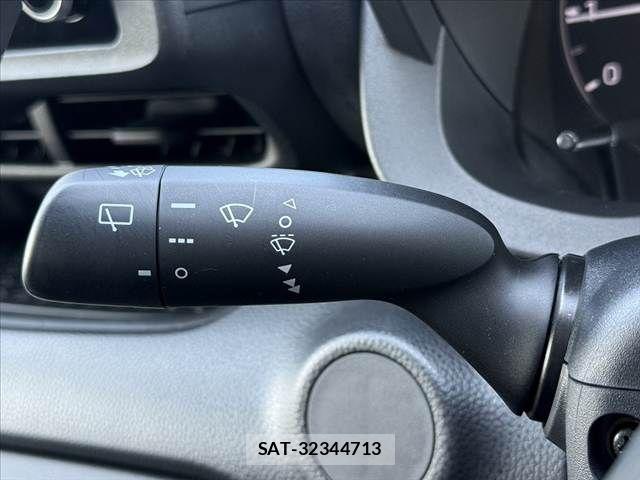 Toyota YARIS 2021-03 6999333-23