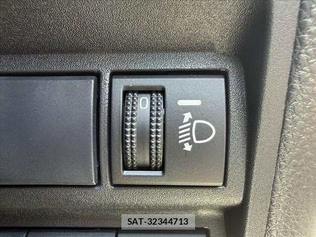 Toyota YARIS 2021-03 6999333-25