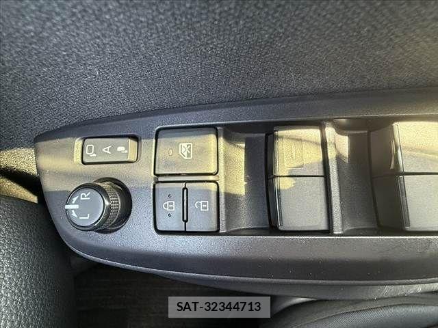 Toyota YARIS 2021-03 6999333-27