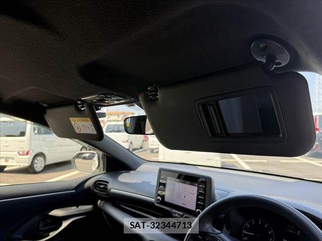 Toyota YARIS 2021-03 6999333-29