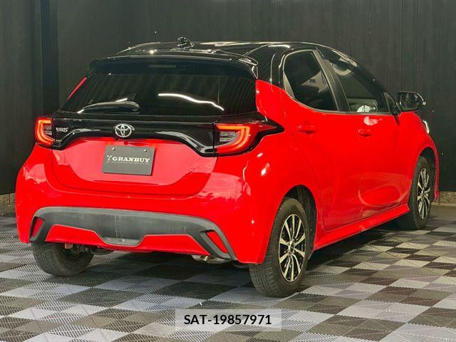 Toyota YARIS 2020-05 7021958-14