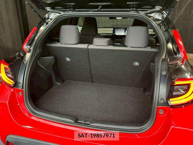 Toyota YARIS 2020-05 7021958-15