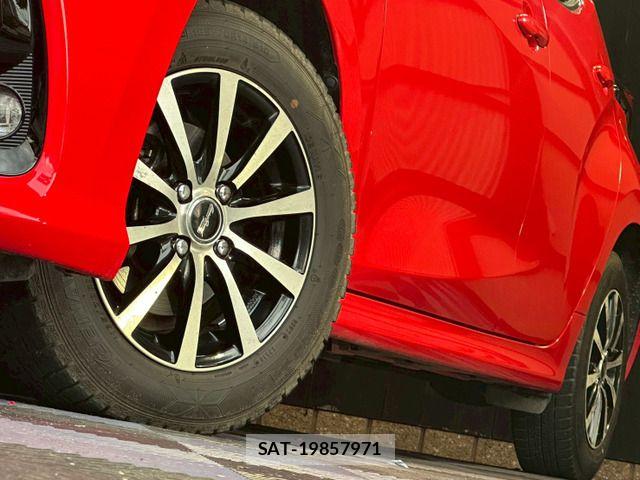 Toyota YARIS 2020-05 7021958-17