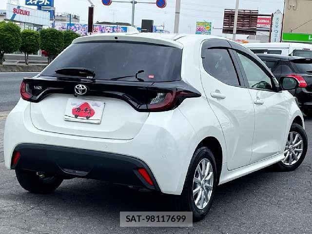 Toyota YARIS 2022-06 7061541-2