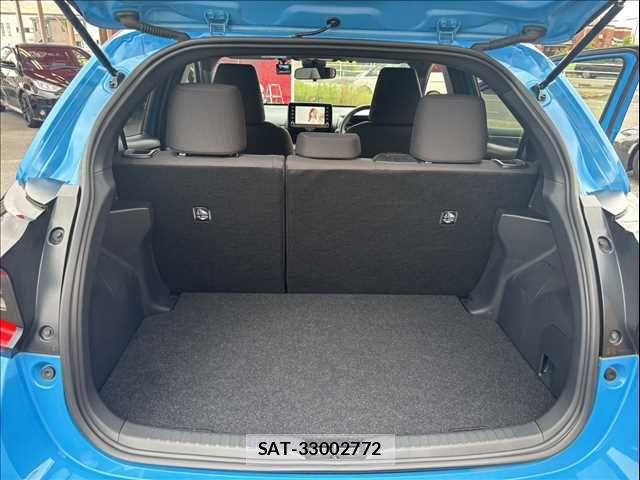 Toyota YARIS 2020-04 7061537-9