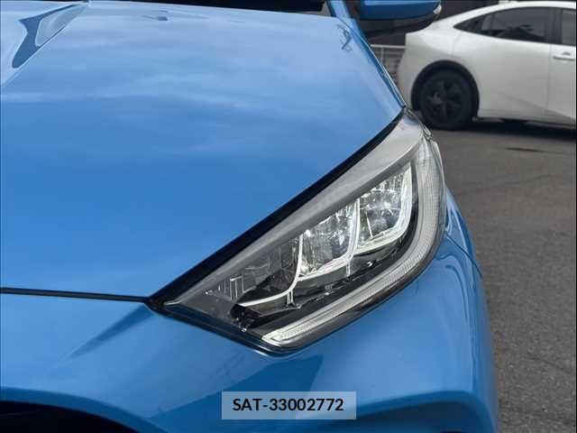Toyota YARIS 2020-04 7061537-11
