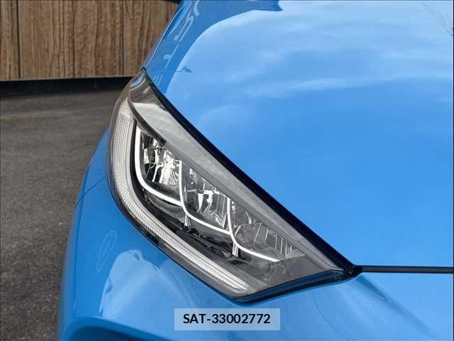 Toyota YARIS 2020-04 7061537-23