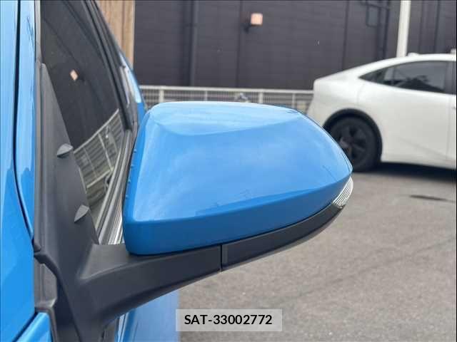 Toyota YARIS 2020-04 7061537-26