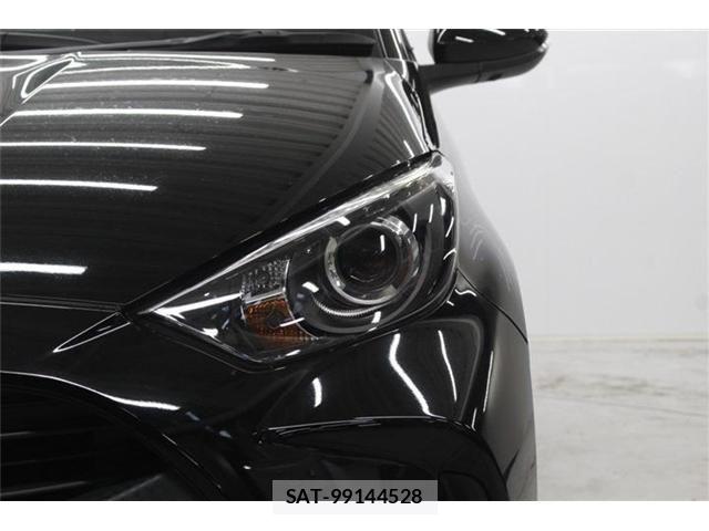 Toyota YARIS 2020-12 7061544-13