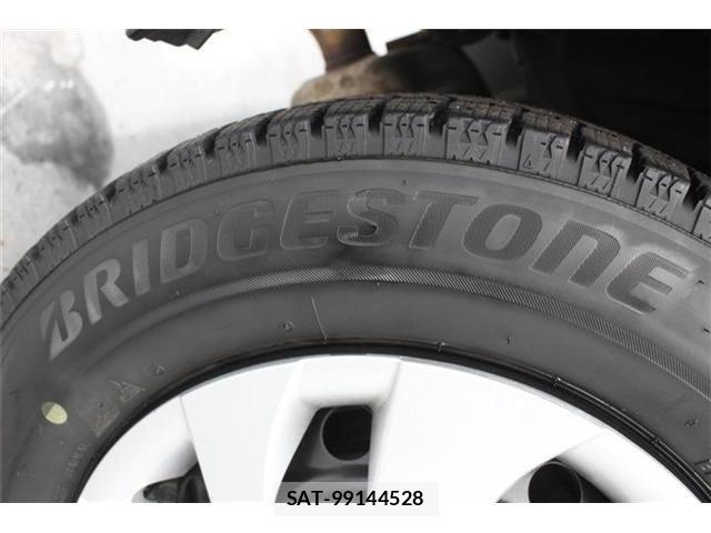 Toyota YARIS 2020-12 7061544-18