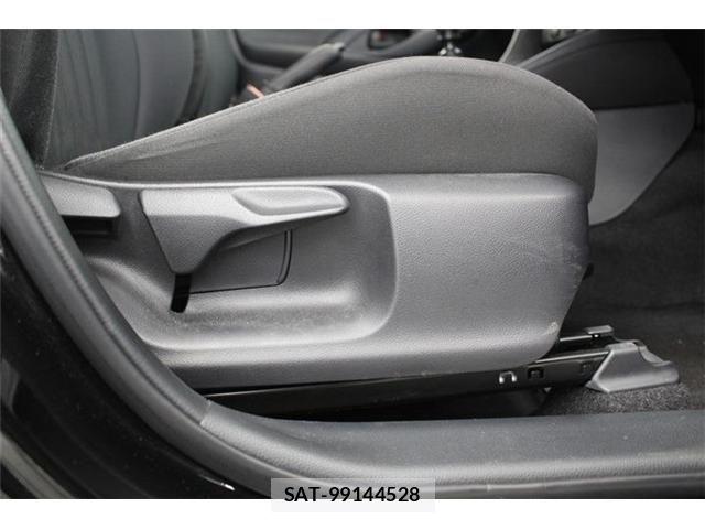 Toyota YARIS 2020-12 7061544-25