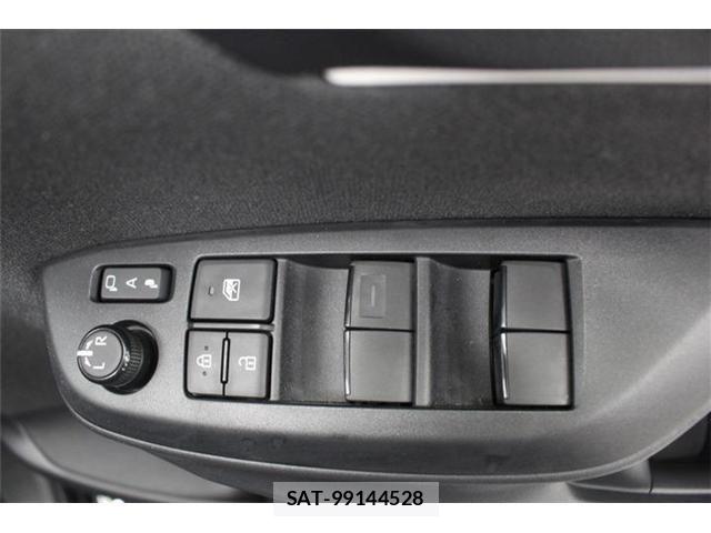 Toyota YARIS 2020-12 7061544-28