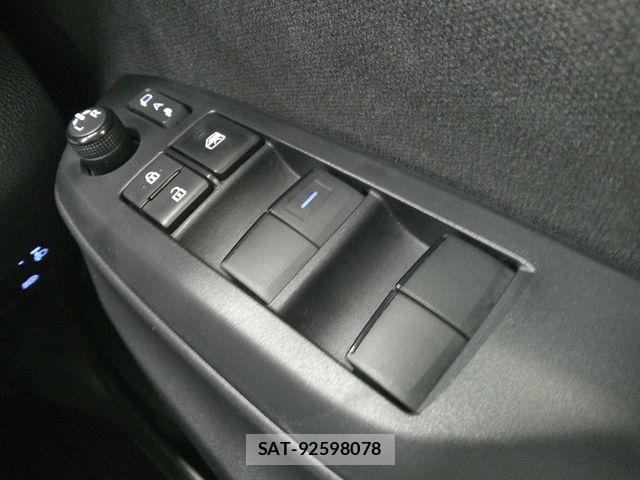 Toyota YARIS 2021-04 7061548-11