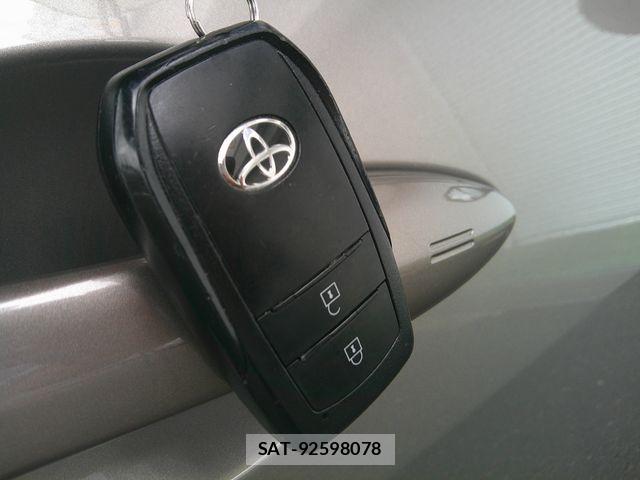 Toyota YARIS 2021-04 7061548-16