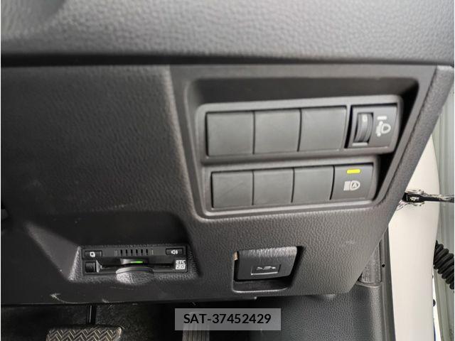 Toyota YARIS 2022-06 7061551-13