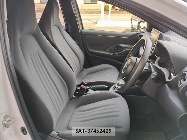 Toyota YARIS 2022-06 7061551-14