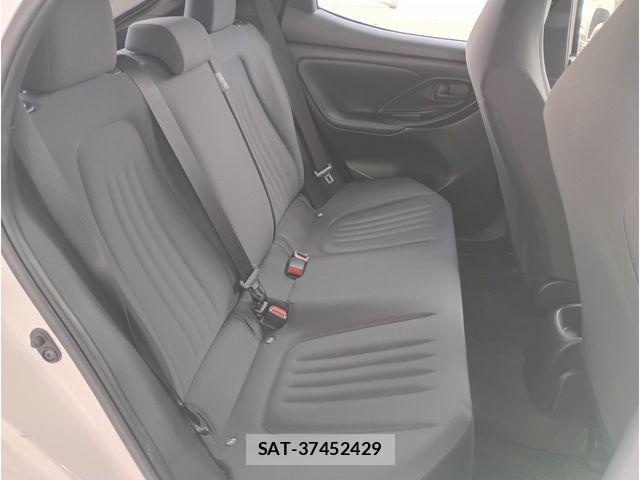 Toyota YARIS 2022-06 7061551-15