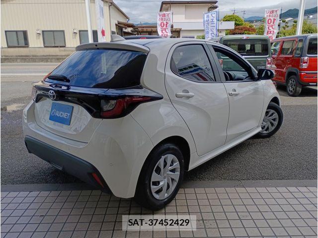 Toyota YARIS 2022-06 7061551-2