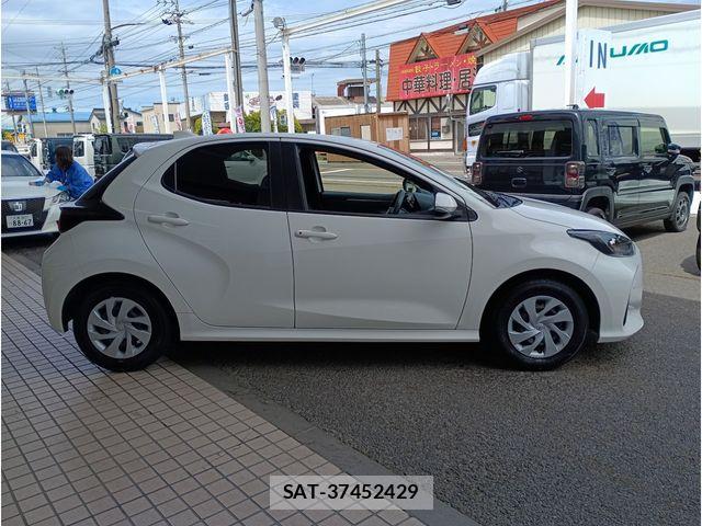 Toyota YARIS 2022-06 7061551-3