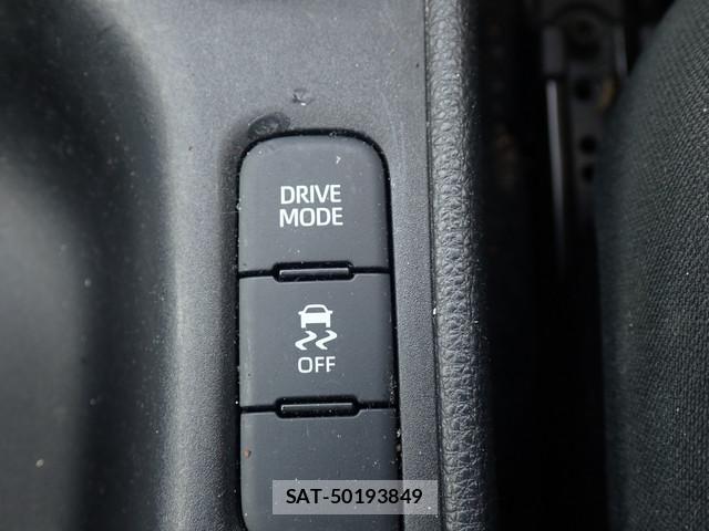 Toyota YARIS 2021 7043694-17