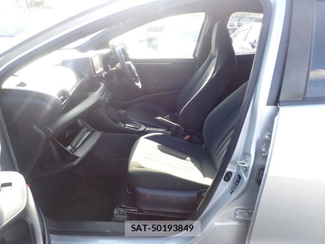 Toyota YARIS 2021 7043694-6