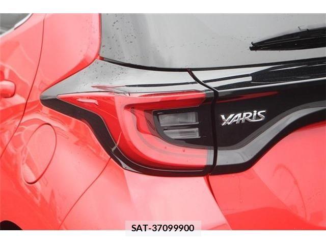 Toyota YARIS 2022-03 7061547-13