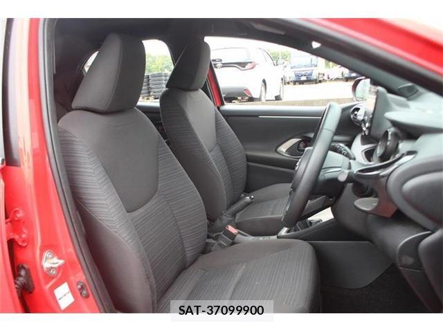 Toyota YARIS 2022-03 7061547-17