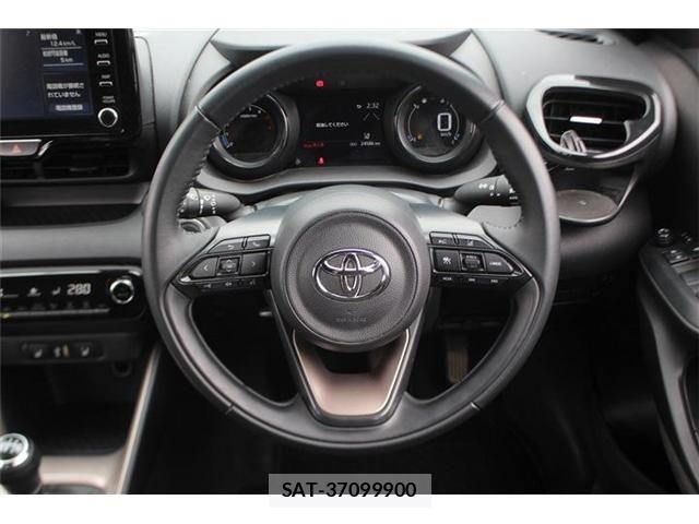 Toyota YARIS 2022-03 7061547-20
