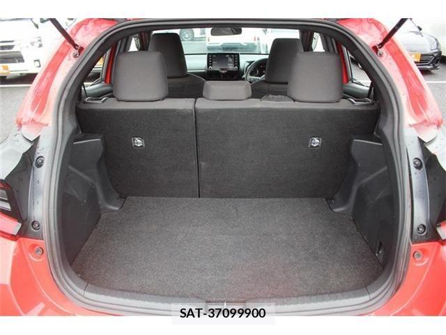 Toyota YARIS 2022-03 7061547-26