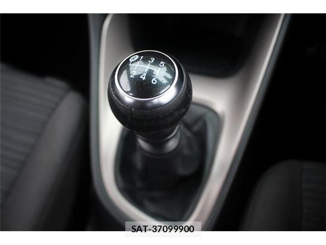 Toyota YARIS 2022-03 7061547-3
