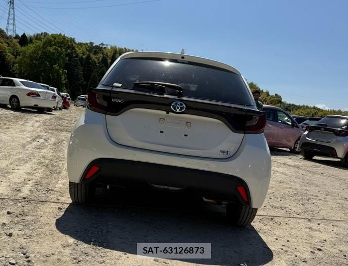 Toyota YARIS 2021 6713476-3
