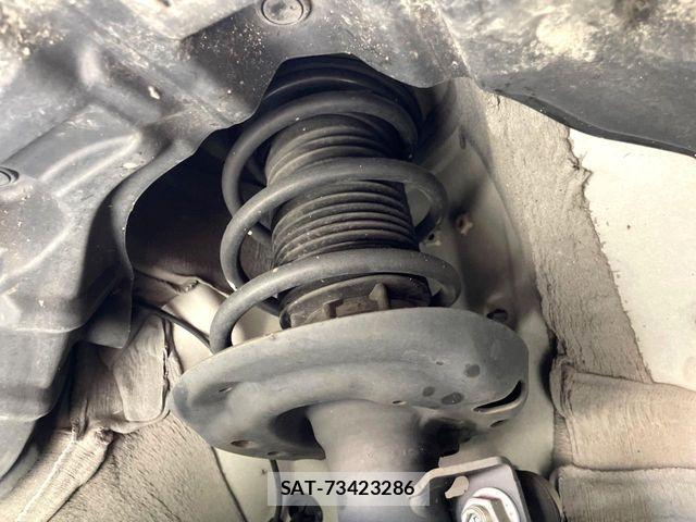 Toyota YARIS 2020-07 7227694-19