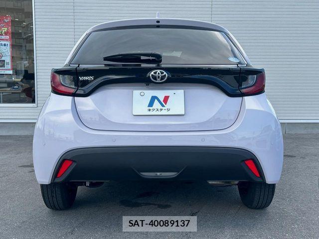 Toyota YARIS 2020-07 7227689-14